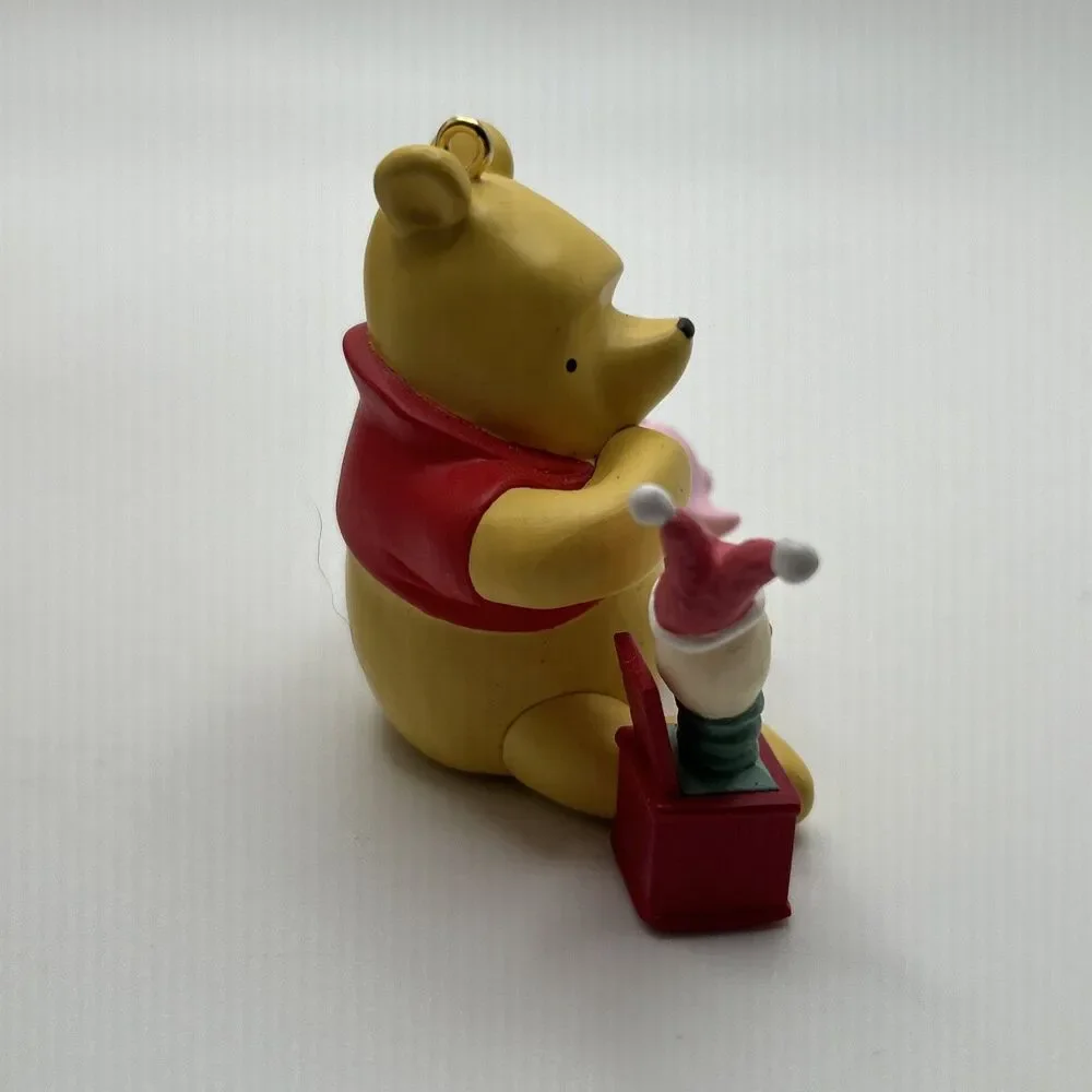 Hallmark Keepsake Piglets Jack-in-the-Box Ornament 2000 Classic Pooh Collection